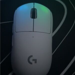 Logitech White Wireless Gaming Mouse